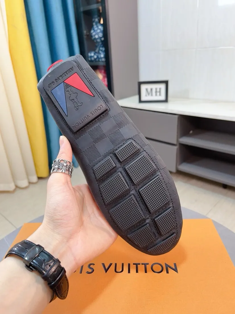 Men's men's shoes💰400🌹🌹[LV Louis Vuitton] New men's beanie shoes💝💝.. Top-grade imported cowhide embossed➕Comfortable leather lining. It is extremely skin-friendly and comfortable, feels very delicate, and the shape is very correct! Perfectly reflects the three-dimensional sense, code number: 38-44
